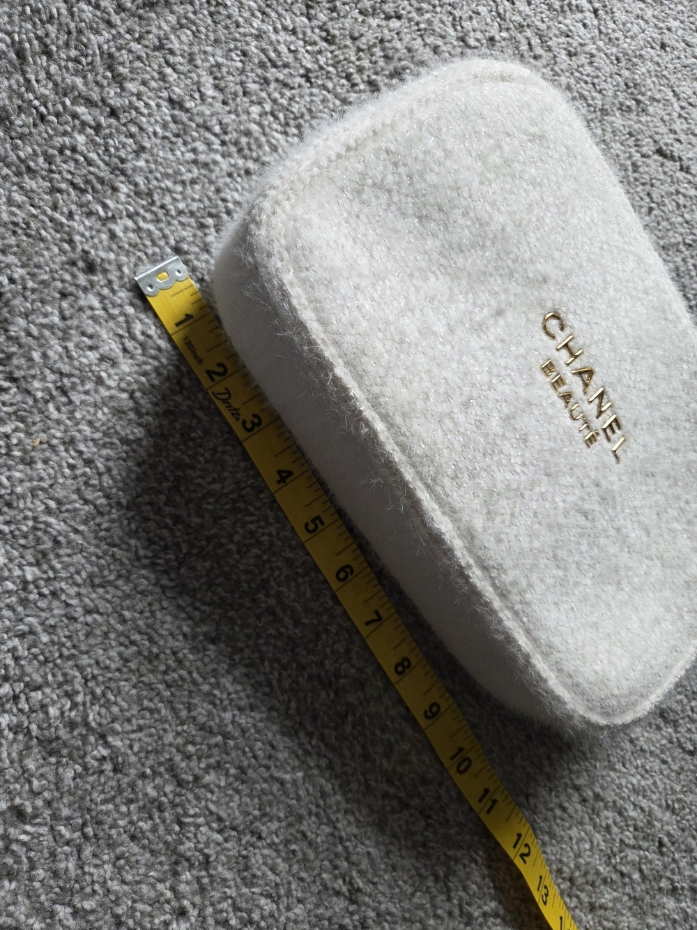 NWOT CHANEL Beauté Tweed Travel Cosmetics Pouch - Picture 10 of 14